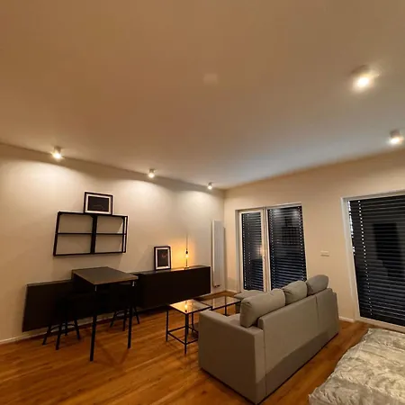 V Komplexu Meridiem Apartman Komarov